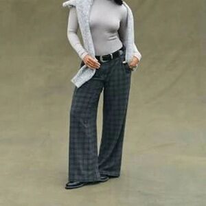 AE Women’s Plaid Trouser Pant